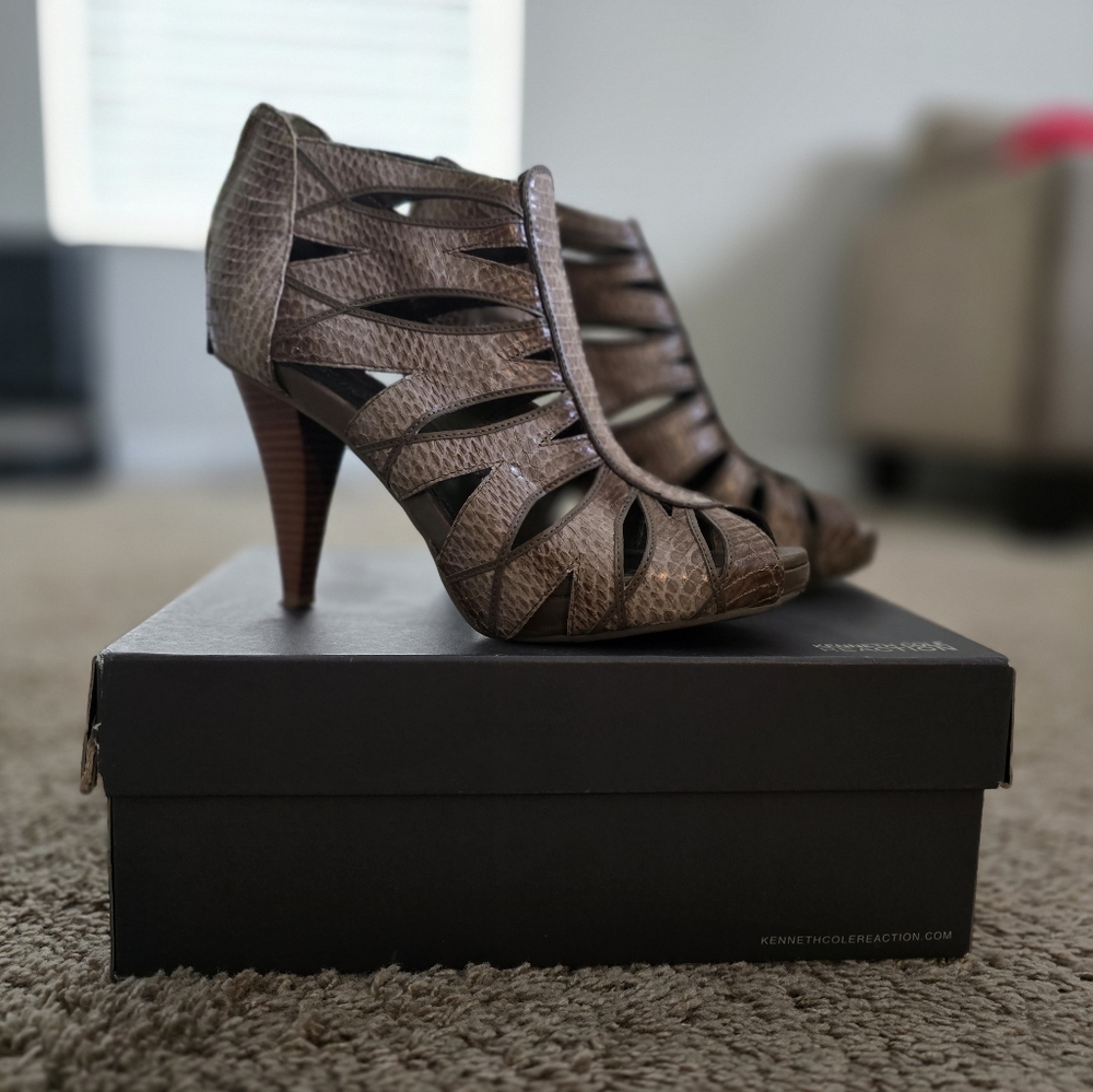 Kenneth Cole Reaction High Rise Faux Snakeskin sandal pumps